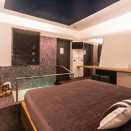 פוזולי Hotel Tiro A Volo מראה חיצוני תמונה