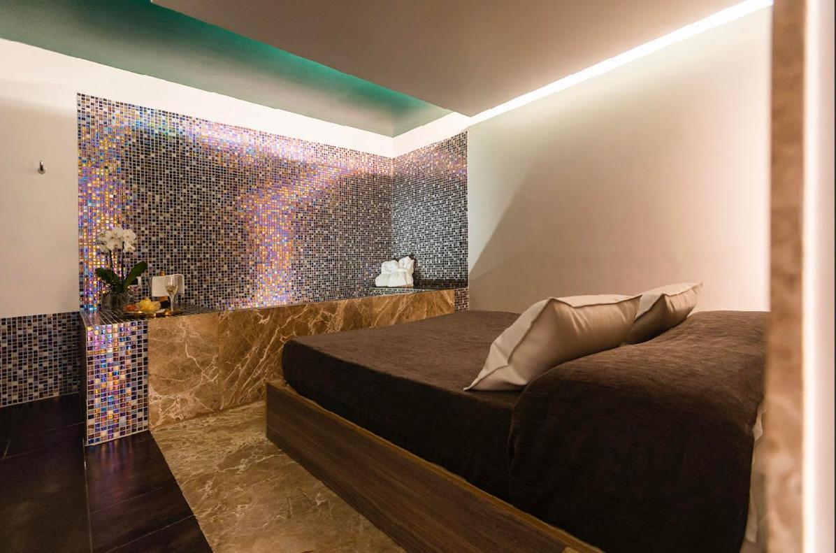 פוזולי Hotel Tiro A Volo מראה חיצוני תמונה