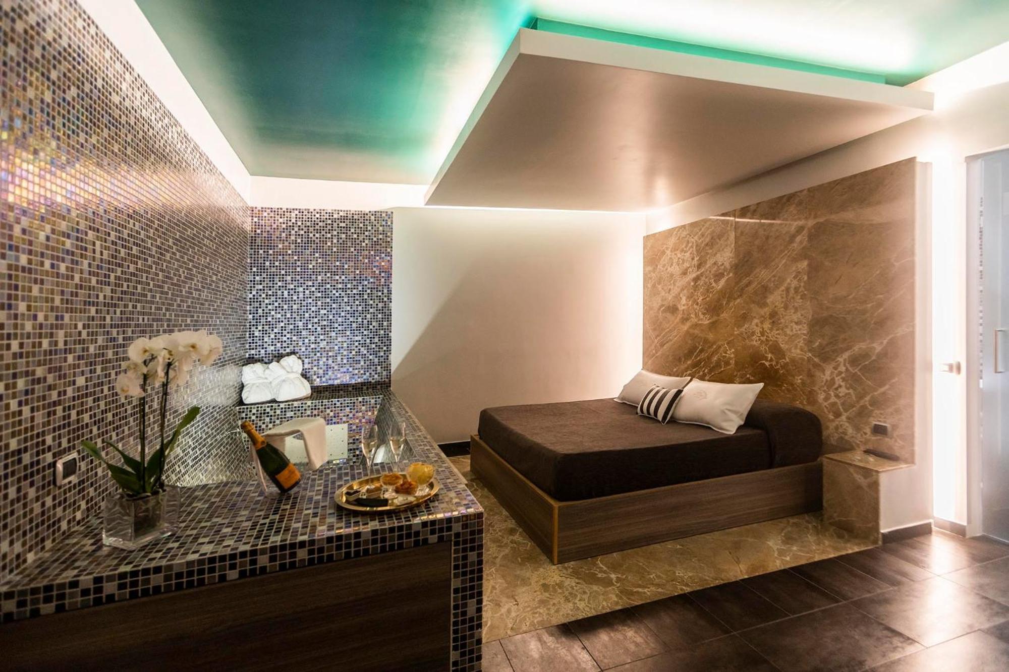 פוזולי Hotel Tiro A Volo מראה חיצוני תמונה