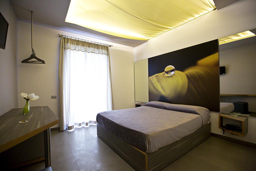 פוזולי Hotel Tiro A Volo מראה חיצוני תמונה
