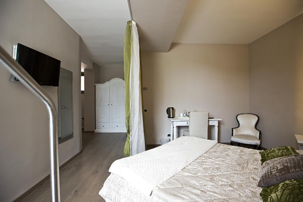 פוזולי Hotel Tiro A Volo מראה חיצוני תמונה