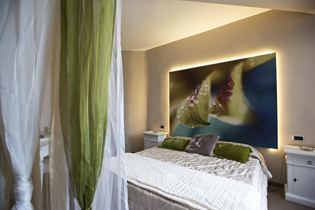 פוזולי Hotel Tiro A Volo מראה חיצוני תמונה