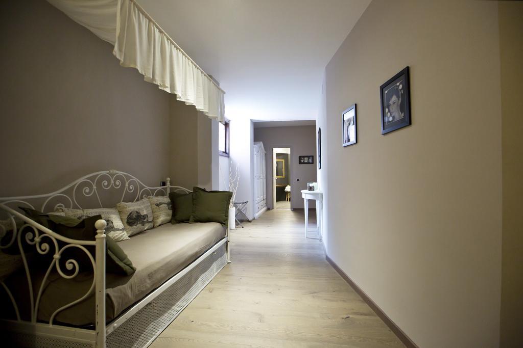 פוזולי Hotel Tiro A Volo מראה חיצוני תמונה