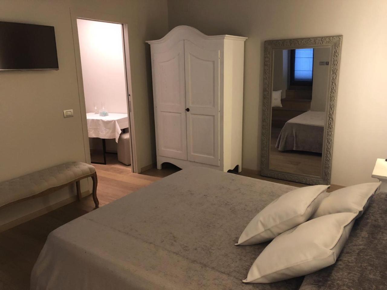 פוזולי Hotel Tiro A Volo מראה חיצוני תמונה